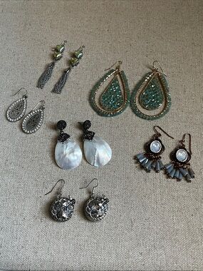 Elegant Vintage-Style Set of Six Tear Drop Earrings-Like New